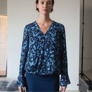 Parker Silk Floral Blouse Blue Bell Sleeve Top L (est.)